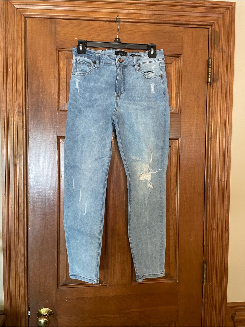 Kendall + Kylie The Ultra Babe Skinny Light Blue Distressed Jeans, Size 7/28